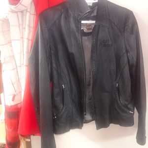 Authentic Harley Davidson women’s jacket L. Free shipping!